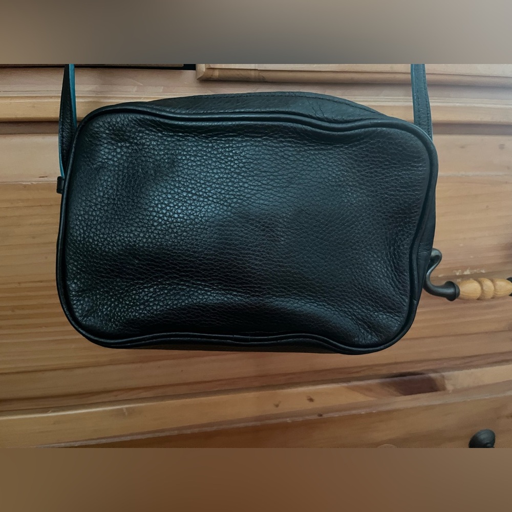 Marc by Marc Jacob’s black leather crossbody bag - Picture 4 of 7